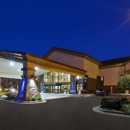 Holiday Inn Express Detroit-Warren/General Motors Technology Center By Ihg Exteriör bild