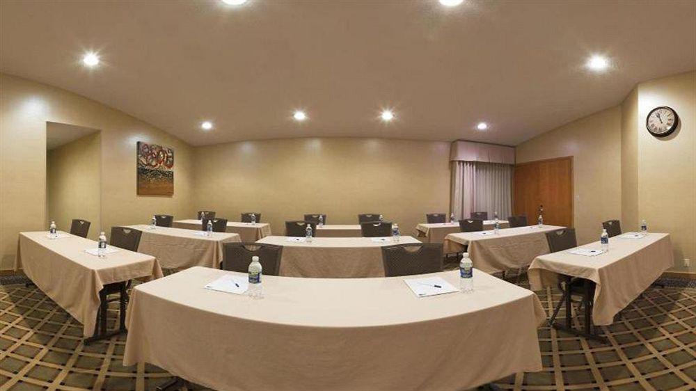 Holiday Inn Express Detroit-Warren/General Motors Technology Center By Ihg Exteriör bild