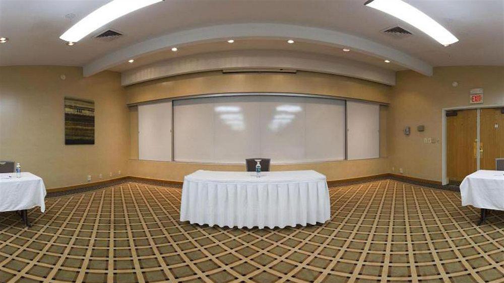 Holiday Inn Express Detroit-Warren/General Motors Technology Center By Ihg Exteriör bild