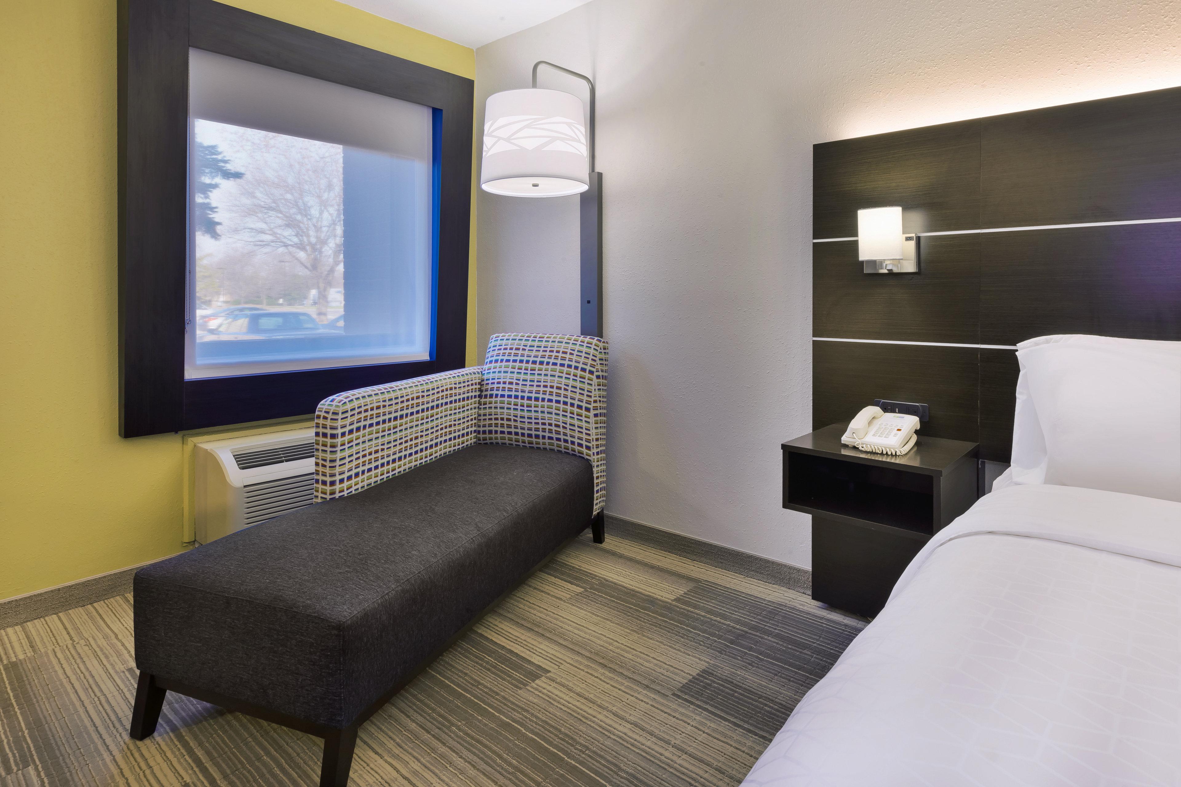 Holiday Inn Express Detroit-Warren/General Motors Technology Center By Ihg Exteriör bild