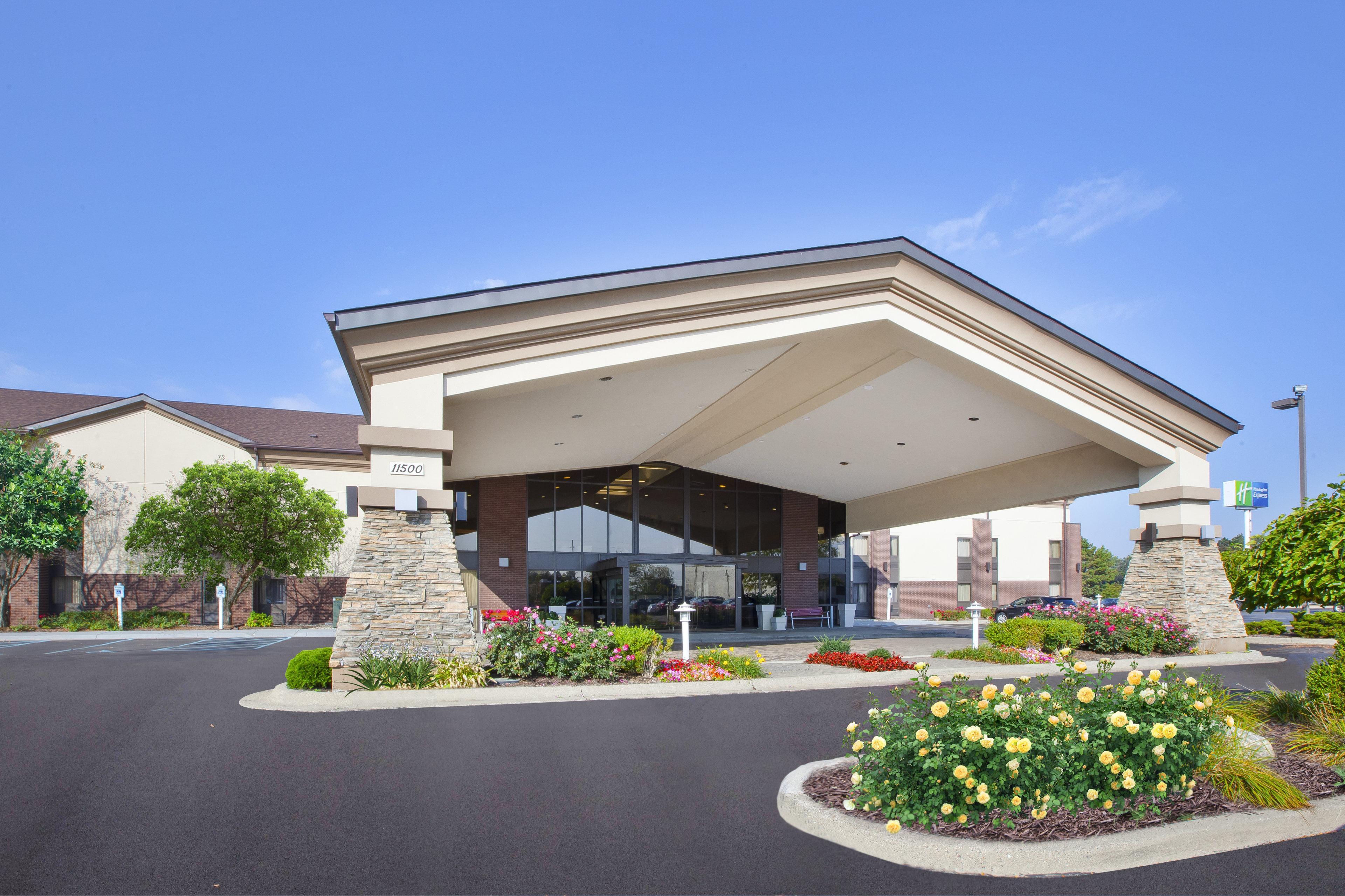 Holiday Inn Express Detroit-Warren/General Motors Technology Center By Ihg Exteriör bild