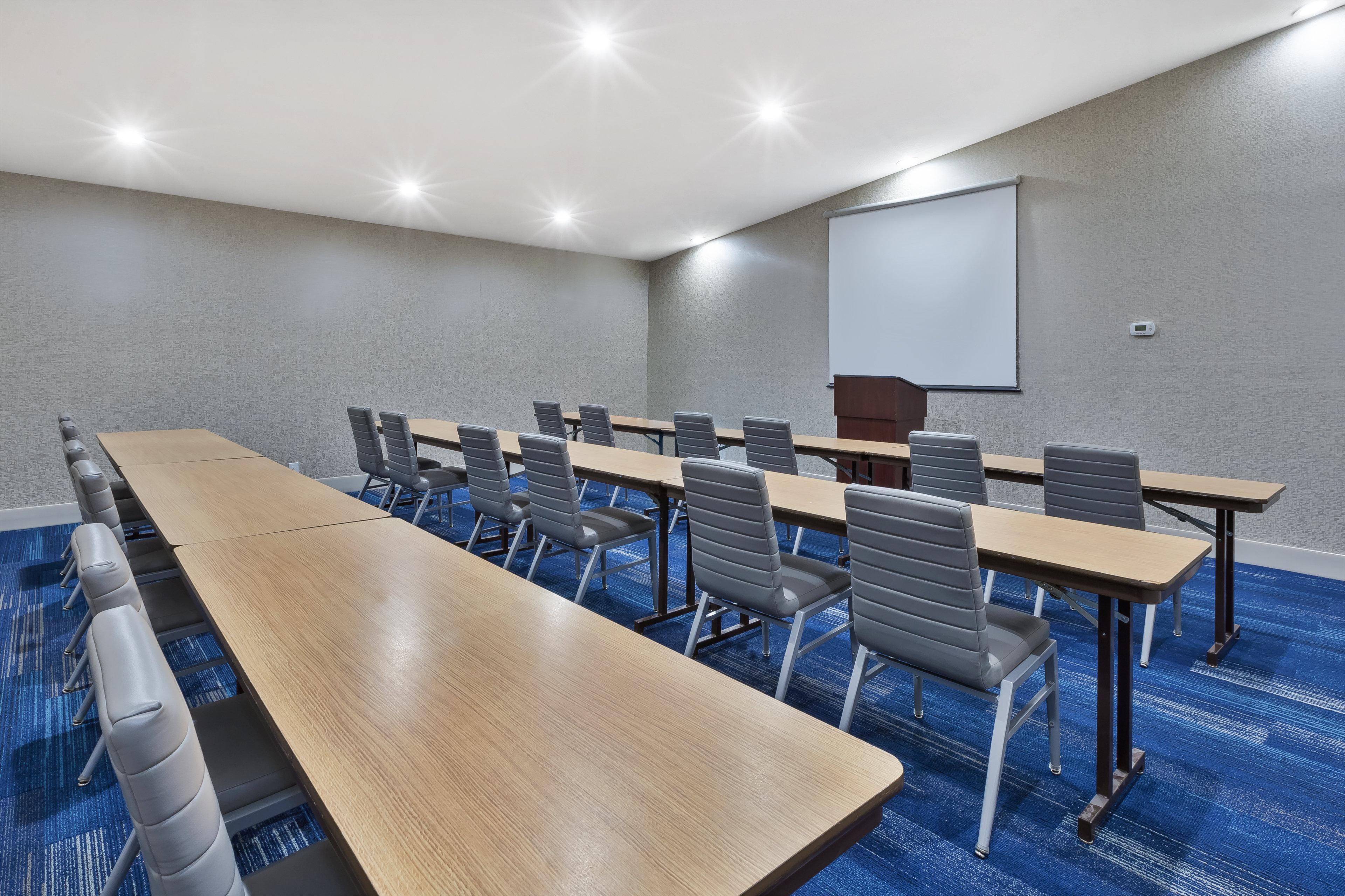 Holiday Inn Express Detroit-Warren/General Motors Technology Center By Ihg Exteriör bild