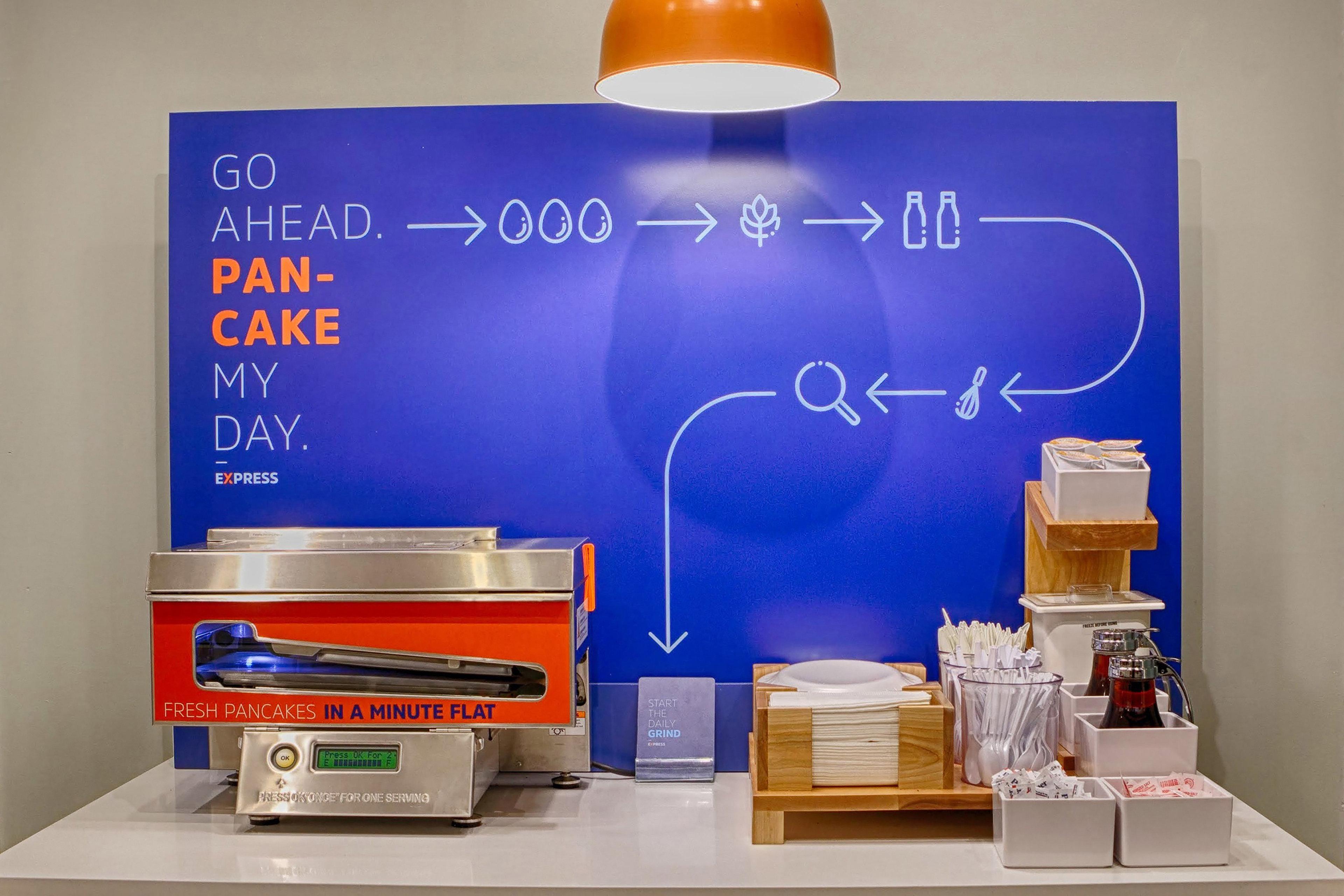 Holiday Inn Express Detroit-Warren/General Motors Technology Center By Ihg Exteriör bild