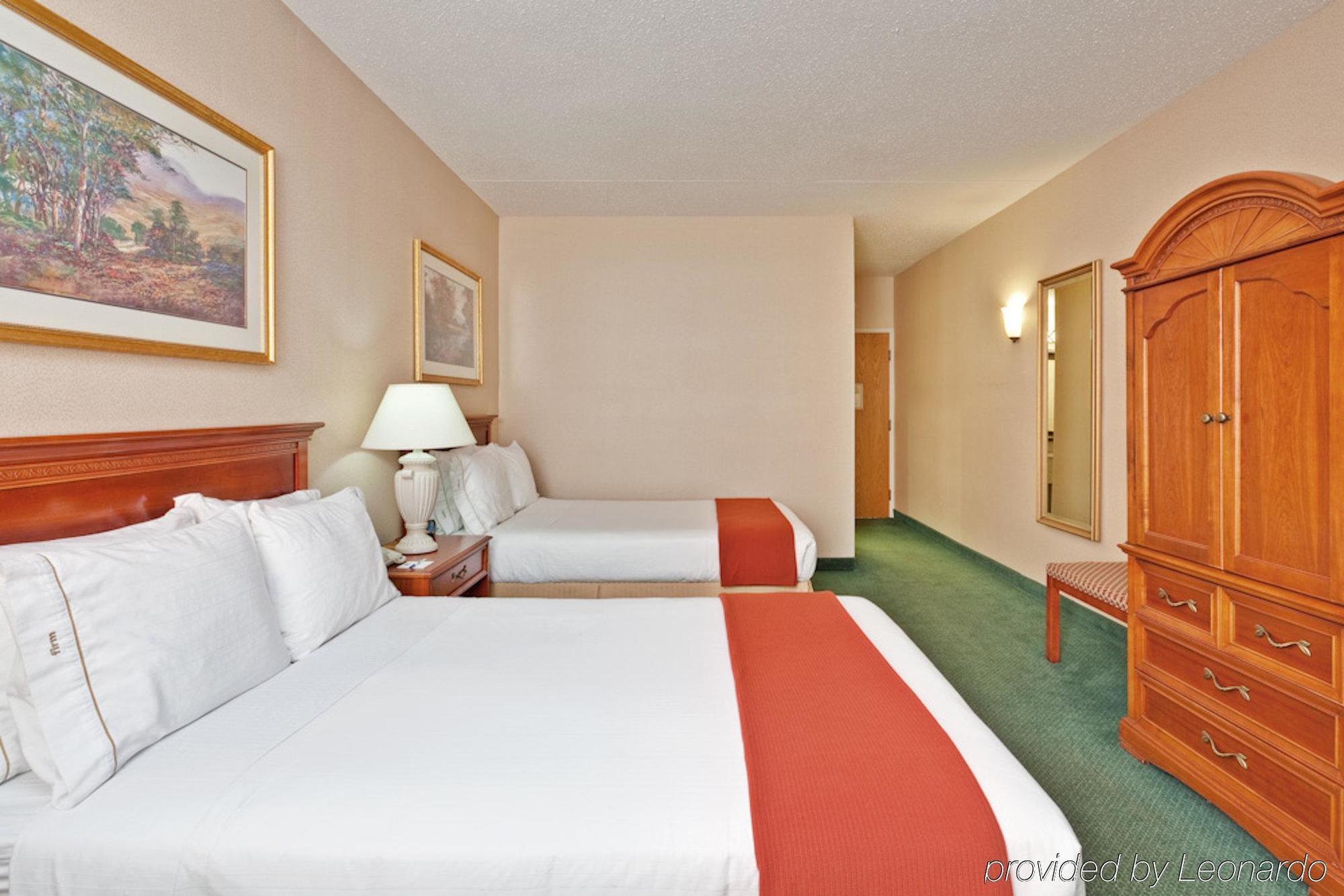 Holiday Inn Express Detroit-Warren/General Motors Technology Center By Ihg Rum bild