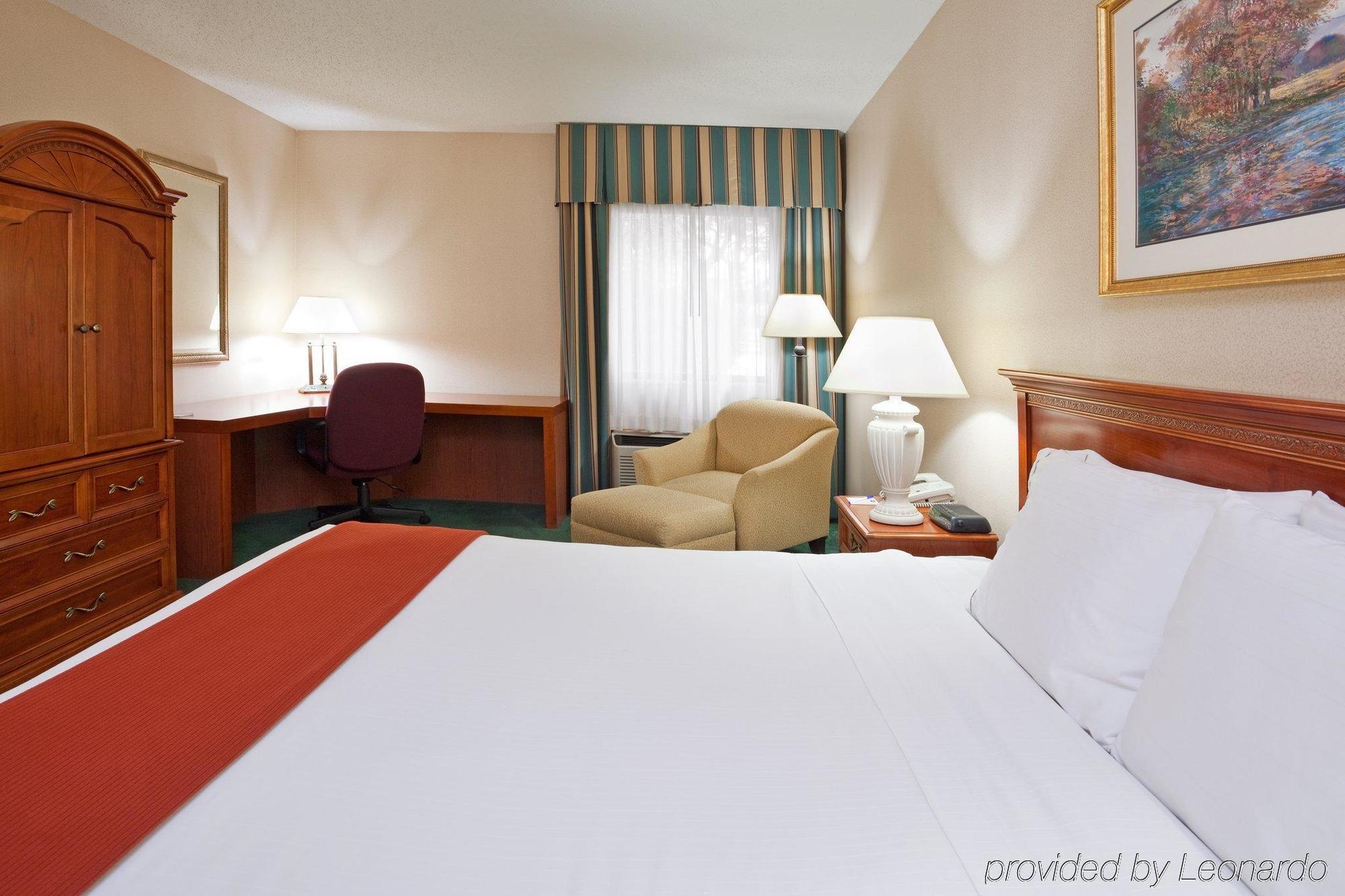 Holiday Inn Express Detroit-Warren/General Motors Technology Center By Ihg Exteriör bild