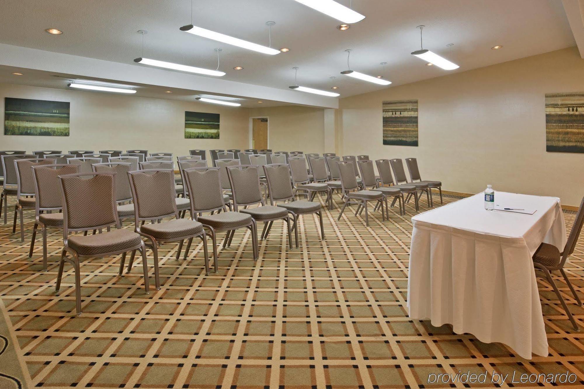 Holiday Inn Express Detroit-Warren/General Motors Technology Center By Ihg Exteriör bild