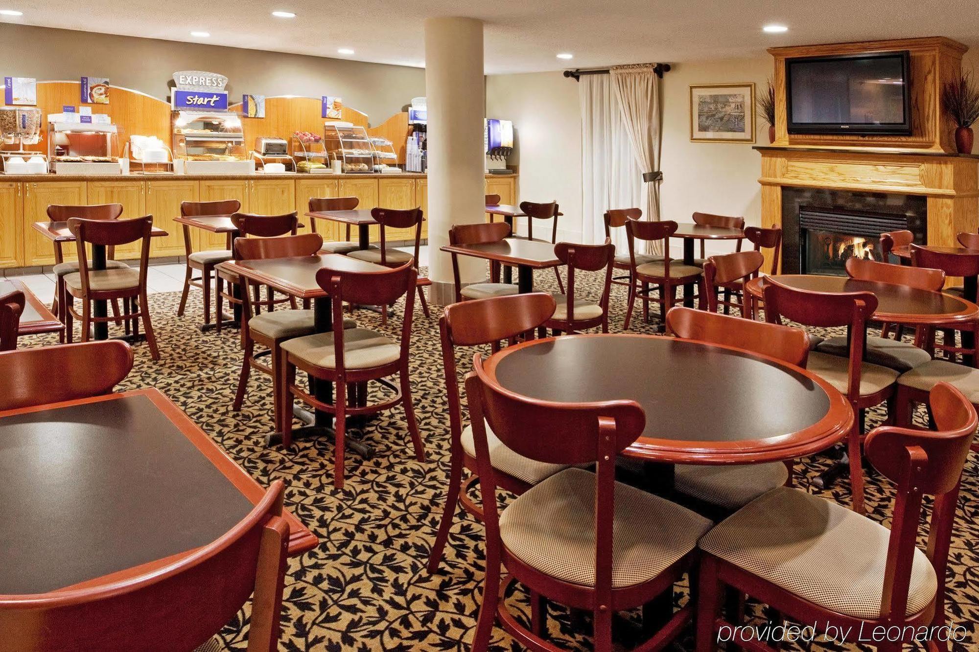 Holiday Inn Express Detroit-Warren/General Motors Technology Center By Ihg Restaurang bild