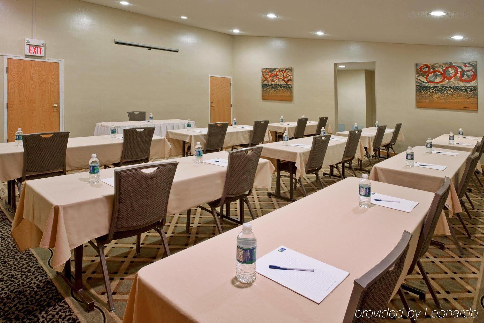 Holiday Inn Express Detroit-Warren/General Motors Technology Center By Ihg Exteriör bild
