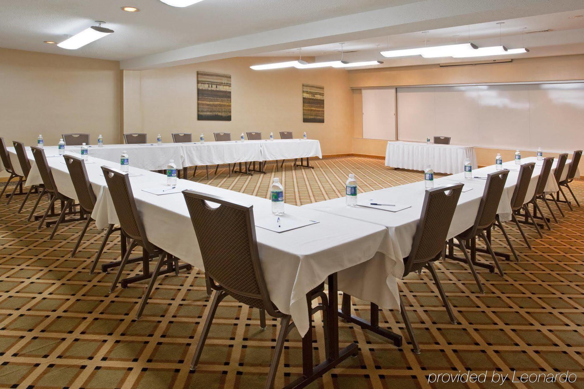 Holiday Inn Express Detroit-Warren/General Motors Technology Center By Ihg Exteriör bild